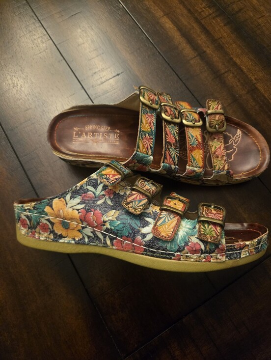L'artiste Shoes - L'artiste Dandi Floral Buckle Sandals 41/9.5-10